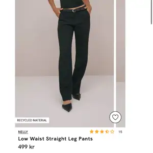 Säljer ett par nya Low waist straight leg pants från Nelly köptes för 500kr. pga fel storlek och säljs för 339kr prislappen är fortfarande på kan skickas i samma påse. Köparen står för frakten. Endast seriösa köpare. 
