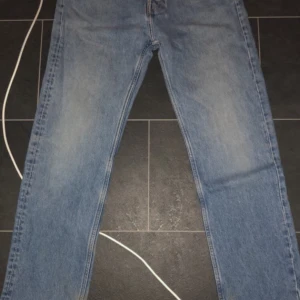 Weekday Space Relax Jeans - Använda