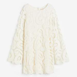Superfin vit klänning från hm i stl xs, 500+frakt, skriv för egna bilder🫶🏻