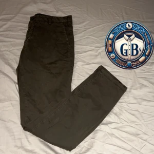 Feta Tiger Of Sweden jeans - Jättefint skick 10/10 nästan aldrig använda👌🔥 Nytt pris 1399 kr😬 mitt pris endast 99kr🤩🍾 Hör av er vid frågor☎️👍