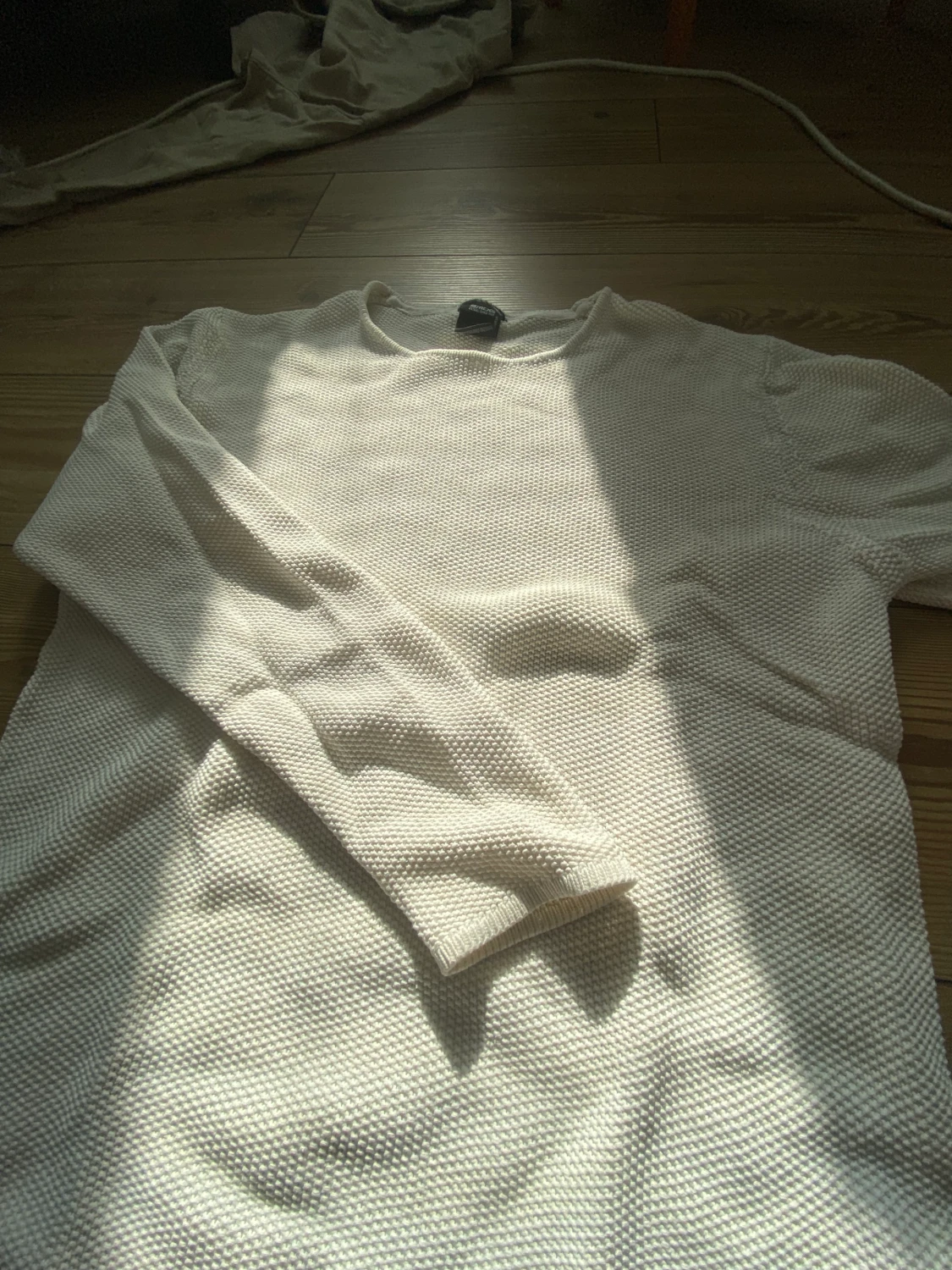 Vit stickad Tröja