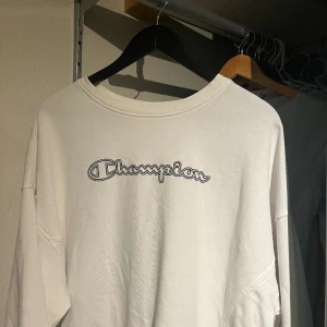 Champion sweatshirt  - Nyskick, köpt secondhand 