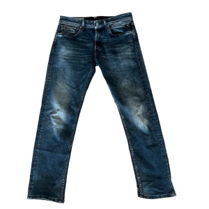 Replay Jeans - Säljer den trendiga replay anbass grover. Storlek 32/34 Skriv direkt vid frågor eller funderingar! Mvh
