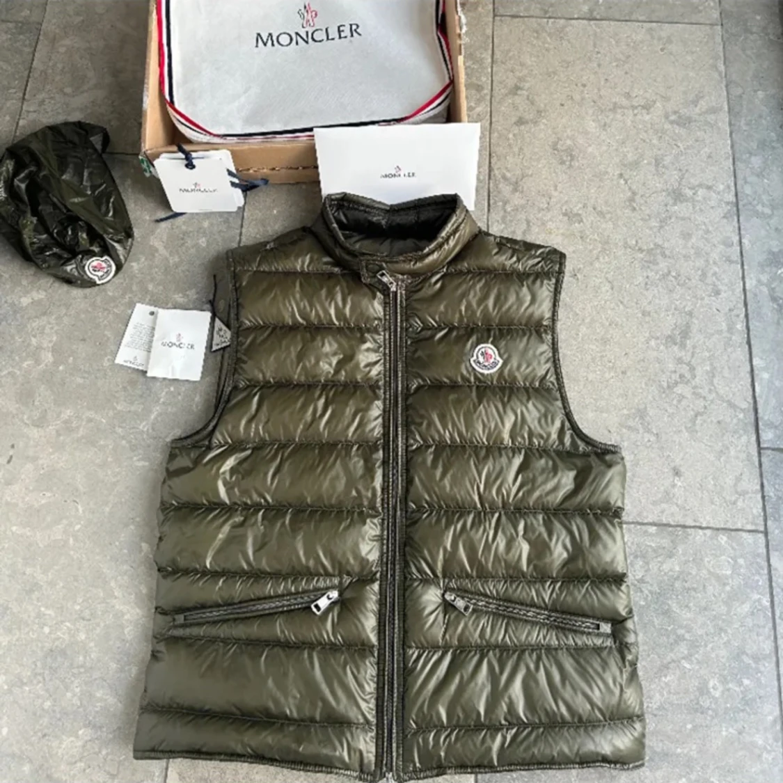 Moncler väst GUI