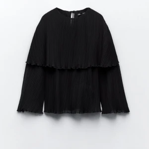 Fest topp - Super söt fest topp från zara, andvänd en gång ❤️‍🔥