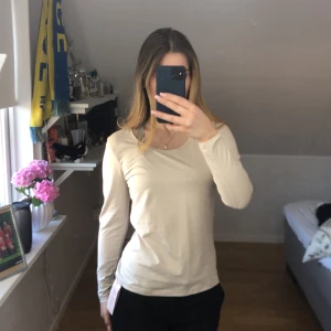 Långärmad tröja - Helt ny tröja från bondelid, endast testad