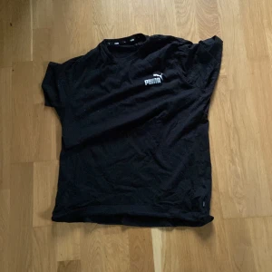Puma T-shirt - Fin t-shirt i bra skick, inga tecken på användning och inga skador! Säljer för att bli av med!
