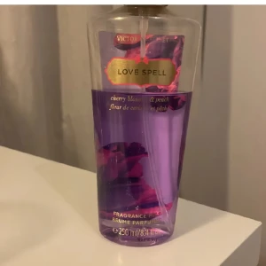 Love spell parfymen - Victorias secrets love spell parfym