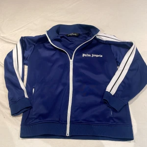 Palm Angels - Säljer nu en fet Palm Angels tröja till sommarn storlek M men funkar som S 