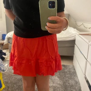 Kjol - Lite skrynklig på bilden men blir finare när man använder den mer