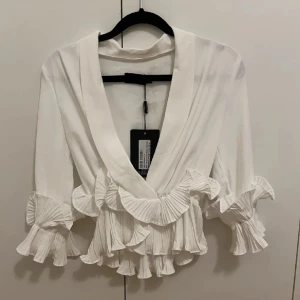 Pretty little thing topp - Topp/blus helt ny storlek 4/xs 