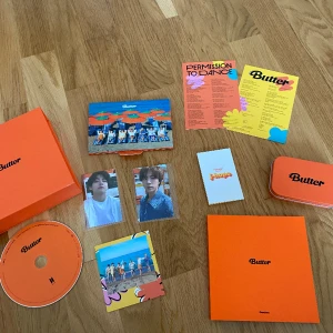Bts album - Butter album, med alla tillbehör förutom klistermärken och affisch.😊