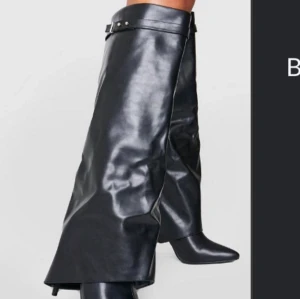 Klackskor - Köpte för 550 säljer för 300, aldrig använda. Pris kan diskuteras 