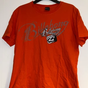 Billabong T-shirt  - Billabong T-shirt  Storlek M Skick 10/10 inga flaws