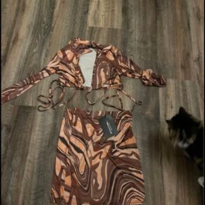 Sett  - Stl L väldigt fin den är ny bara testa 