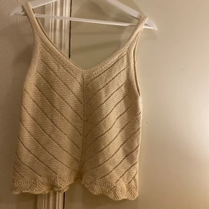 Supersöt virkad sommartopp 💗🎀🥥🌴 - Säljs pågrund av att den inte används! 