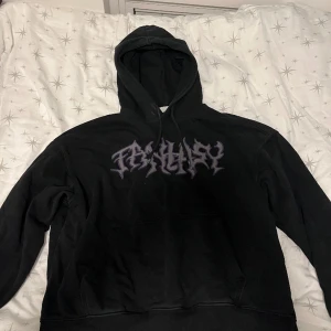 Weekday hoodie  - Gammal fucking hoodie, kom köp jalla, storlek m tror ja