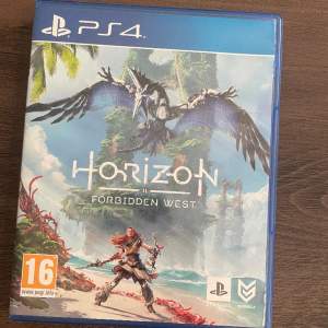 Horizon Forbidden West till PS4. Spelat fåtal gånger.