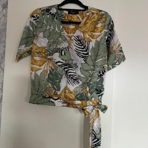 Omlott-blus - Använd max 2 gånger 