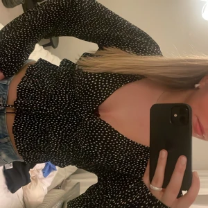 Prickig blus - Prickig blus från zara