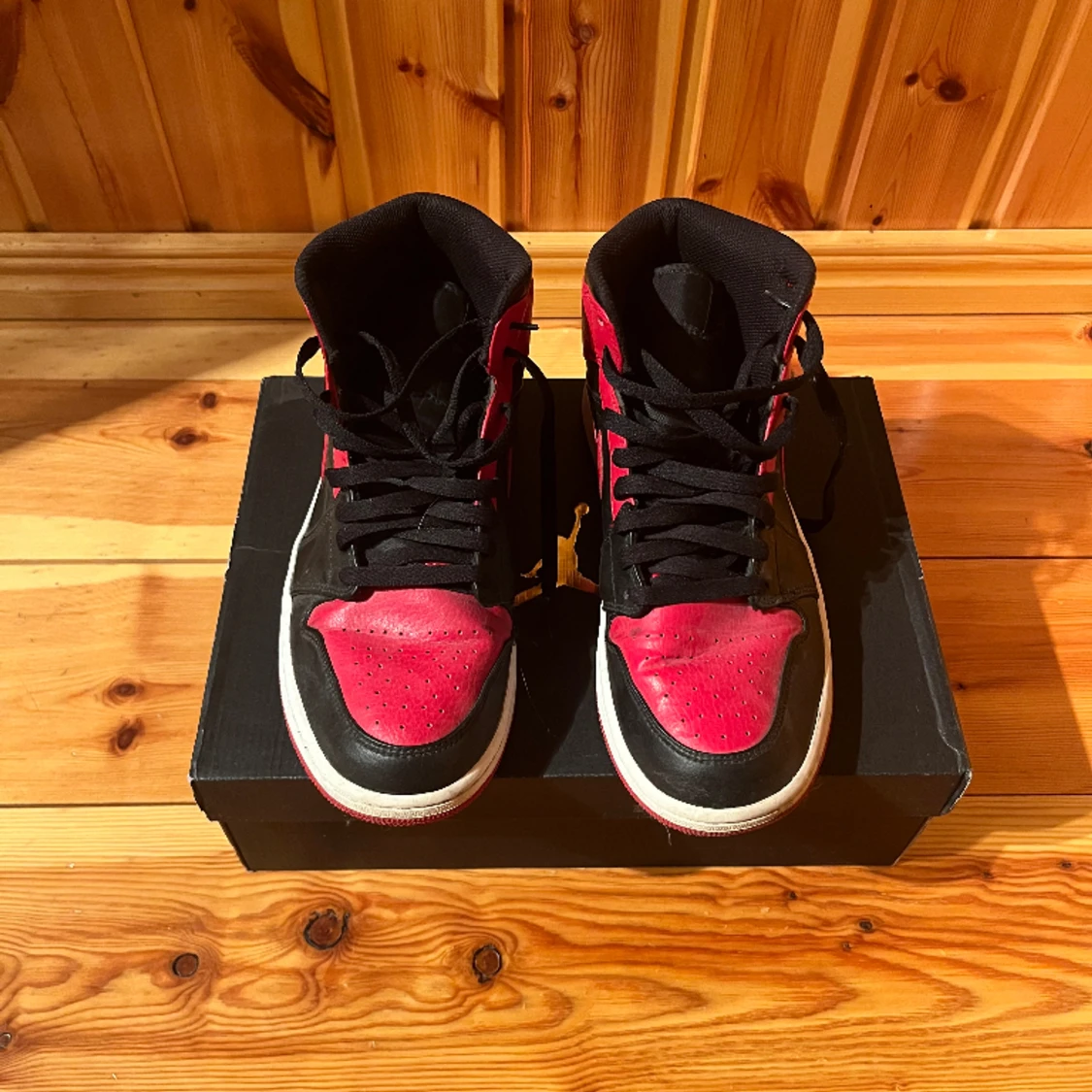 Jordan 1 Banned - 90