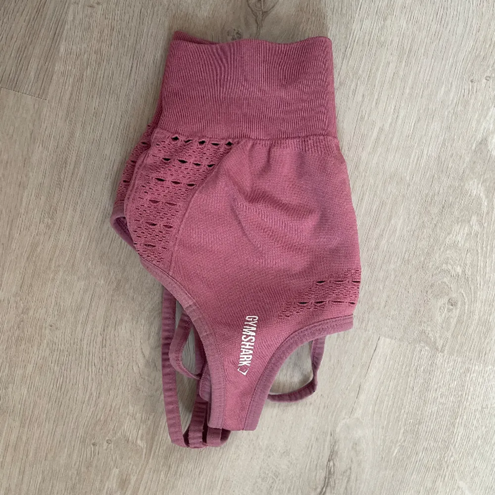 Snygg tränings Bh ifrån gymshark , storlek S. 80kr +frakt. Hupparit & Collegepaidat.