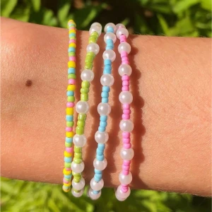 Somriga armband 🩷💚🤍 - 35kr/styck 😊✨