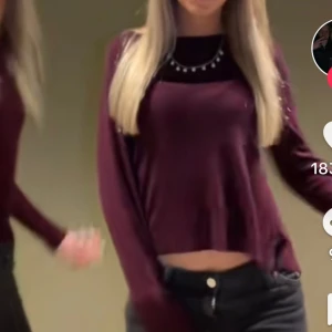 Zara tröja - Jättefin, har dock ett litet märke men inget man tänker på, vara att fråga om bild💞💞