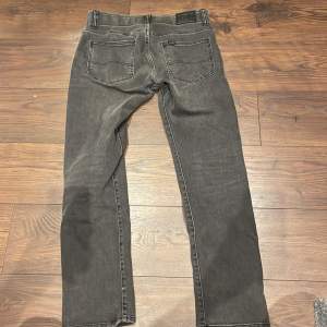 Lee jeans i fint skick, inga defekter. Storlek W33 L32