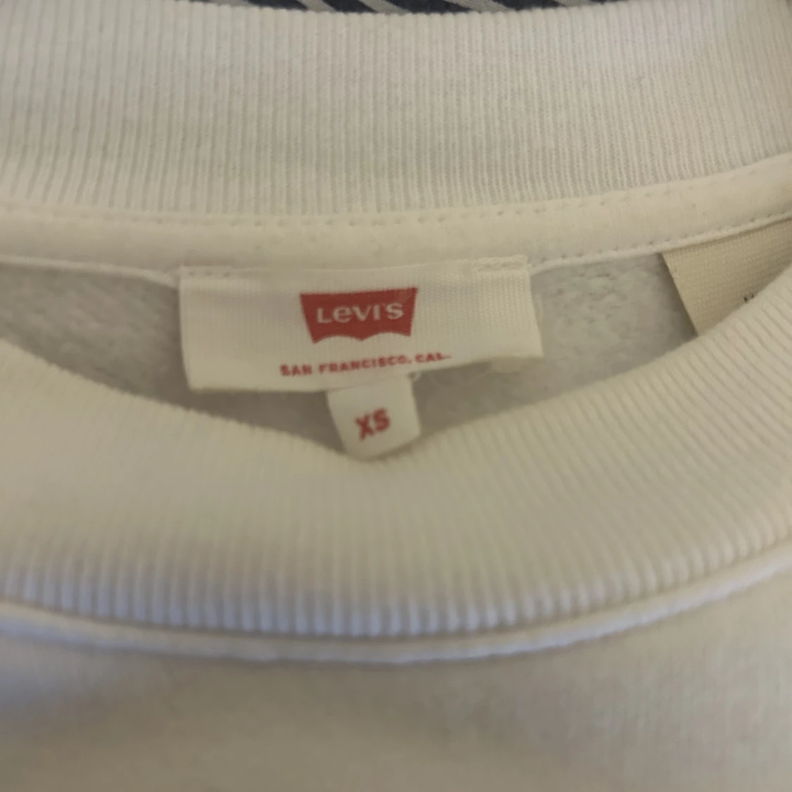 Levi’s sweatshirt  - 90