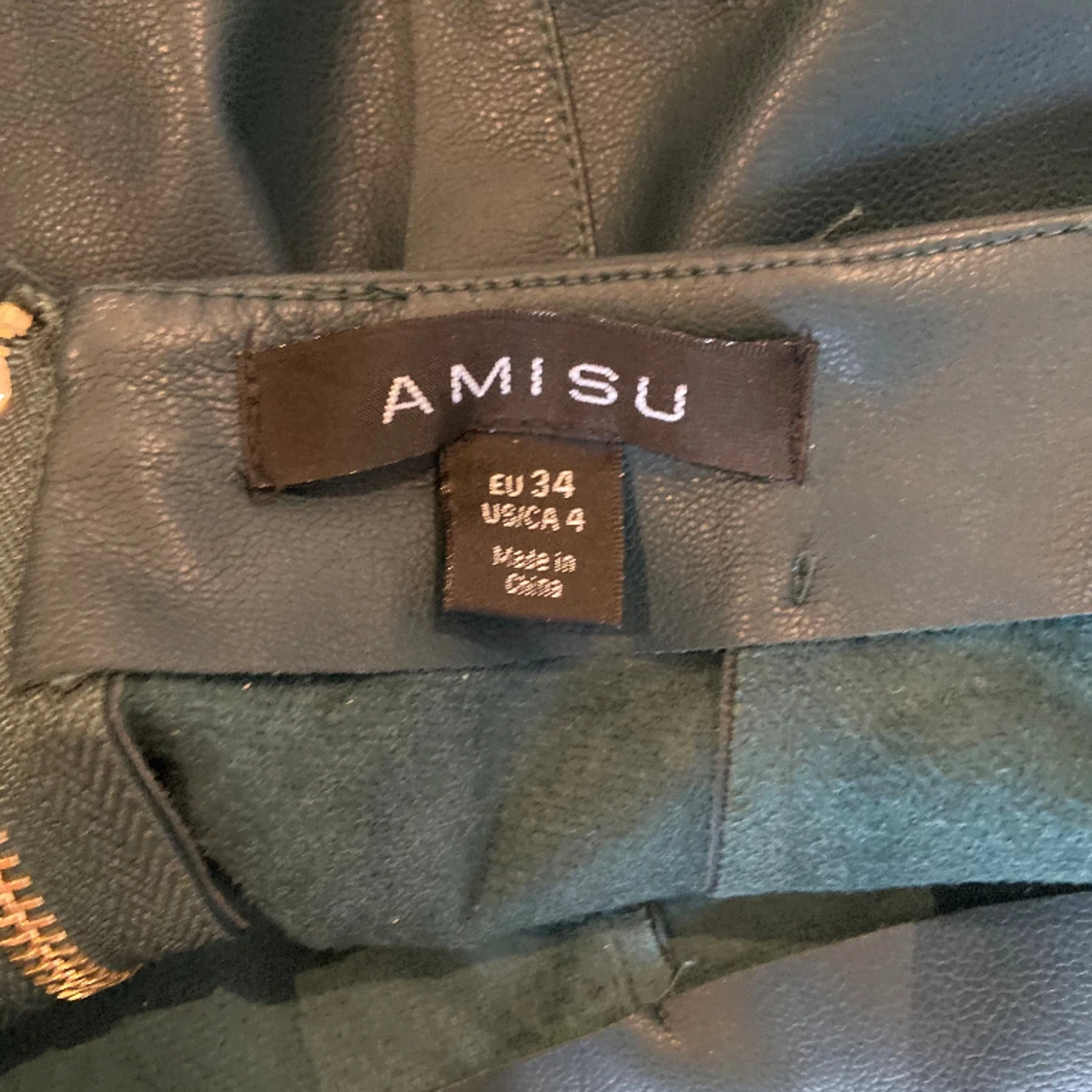 Grön skinnkjol - 90