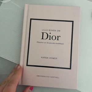 Dior bok  - Dekorations bok, aldrig använd 