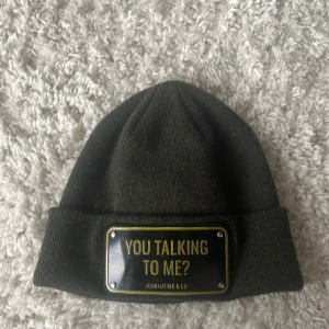 John hatter mössa - Bra skick, använt 5-10 ggr men lite små repor på plåten