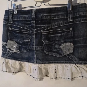 Kjol - Kjol som jag aldrig använder skriv för bild