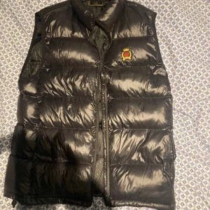 Siksilk väst - Siksilk väst i storlek L bra skick