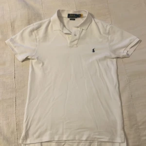 Ralph lauren pike - Ralph lauren pike till ett jättebilligt pris. Ganska använd men inga skador. Köpt från Ralph laurens hemsida.