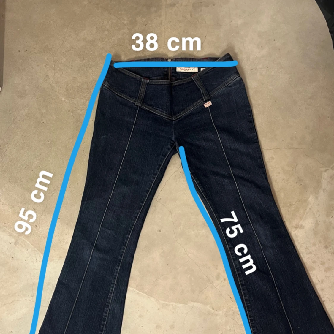 Lågmidjade botcut jeans - 90