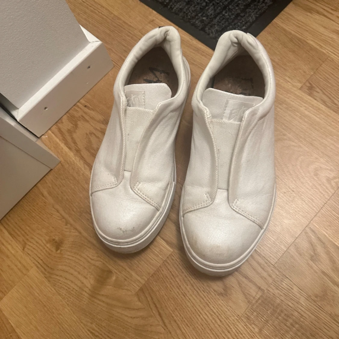 Vita eytys skor - 91