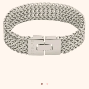Silver Armband Edlad - Silver armband från edblad Fint skick och endast använd två gånger Orginal pris-600