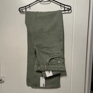 Gröna jeans från Lager 157 i nyskick! Säljer då de tyvärr är för små 💕 Nypris 300:- 🎀