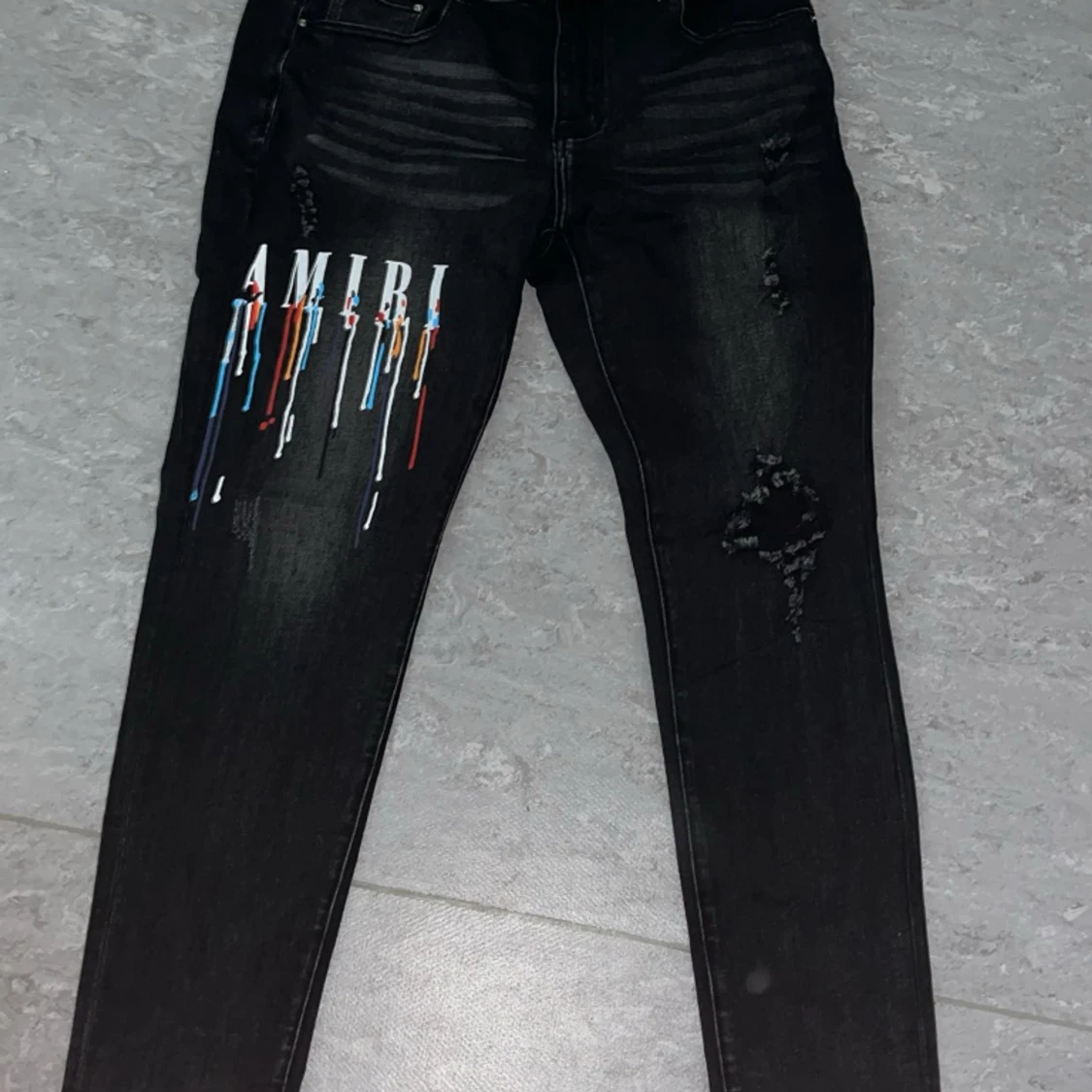 Svarta amiri jeans 