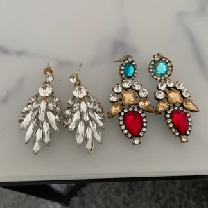 Örhänge  - Oanvända pris 99kr 