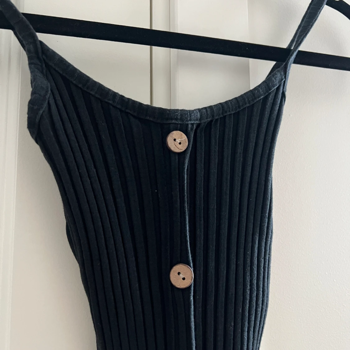Klänning med knappar🖤 - 90