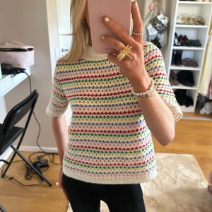 Zara stickad topp - Super söt stickad T-shirt från zara i nyskick🩷