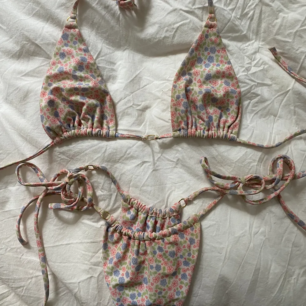 Bikini fran khassani swimwear, bra skick, nypris ca 700. Övrigt.