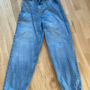 Lager 157 Jenas  - Mycket bra skick! Använd högst 4 gånger! 