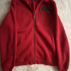 Sail racing zip hoodie - Säljer min sail racing zip. Jag har använt den 2 gånger men den är i bra skick.pris kan diskuteras