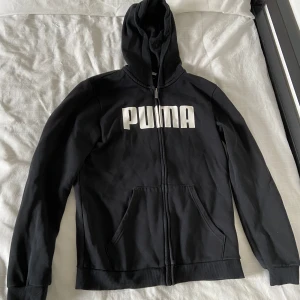 Puma hoodie - Säljer min Puma hoodie pga att jag inte använder den