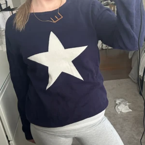 Stickad tröja från Gant😊 - Har ärvt tröjan från en familjemedlem, men jag skulle säga att tröjan är i mycket bra skick!