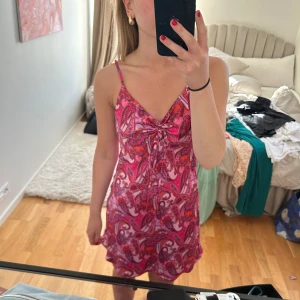 Rosa klänning  - Supersöt klänning